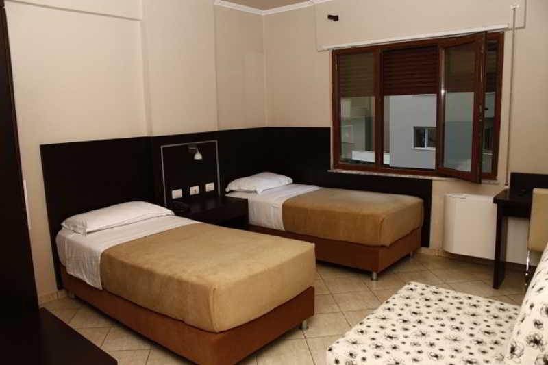 Hotel Nais Durres
