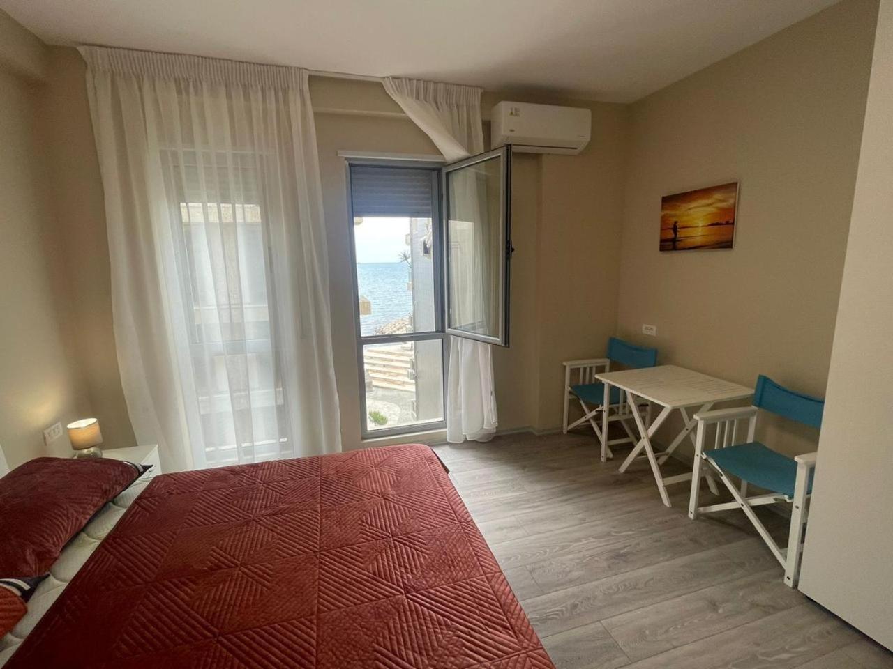 Hotel Nais