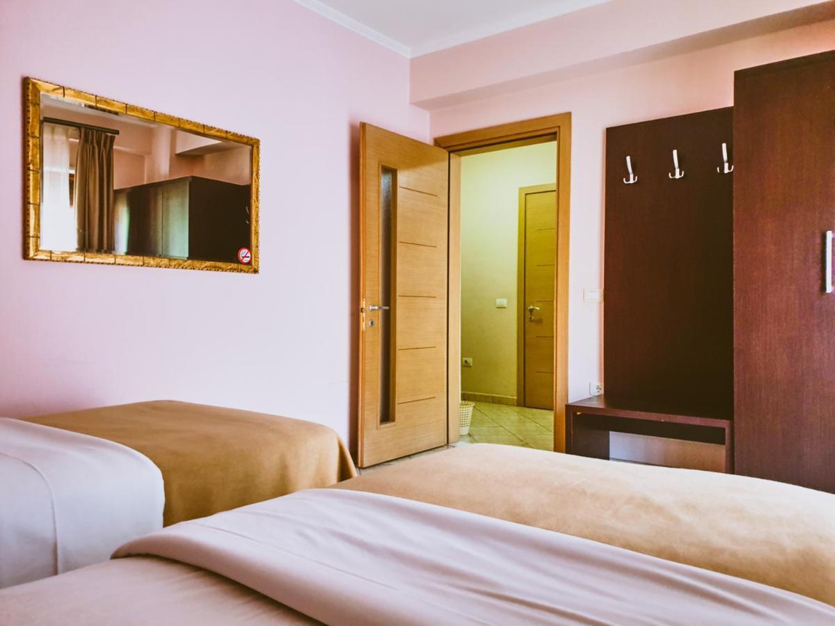 Hotel Nais