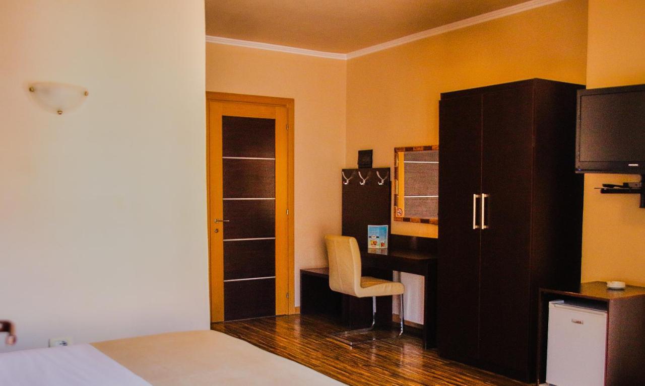 Nais Hotel Durres