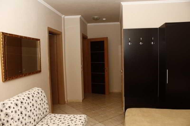 Hotel Nais 3*