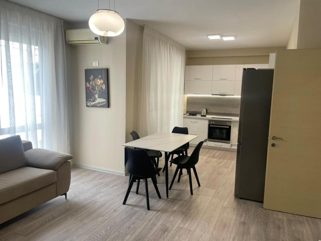 Nais Hotel Durrës