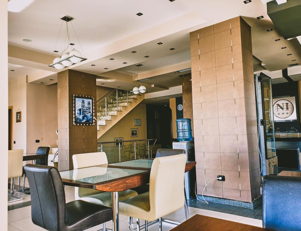 Nais Hotel 3*